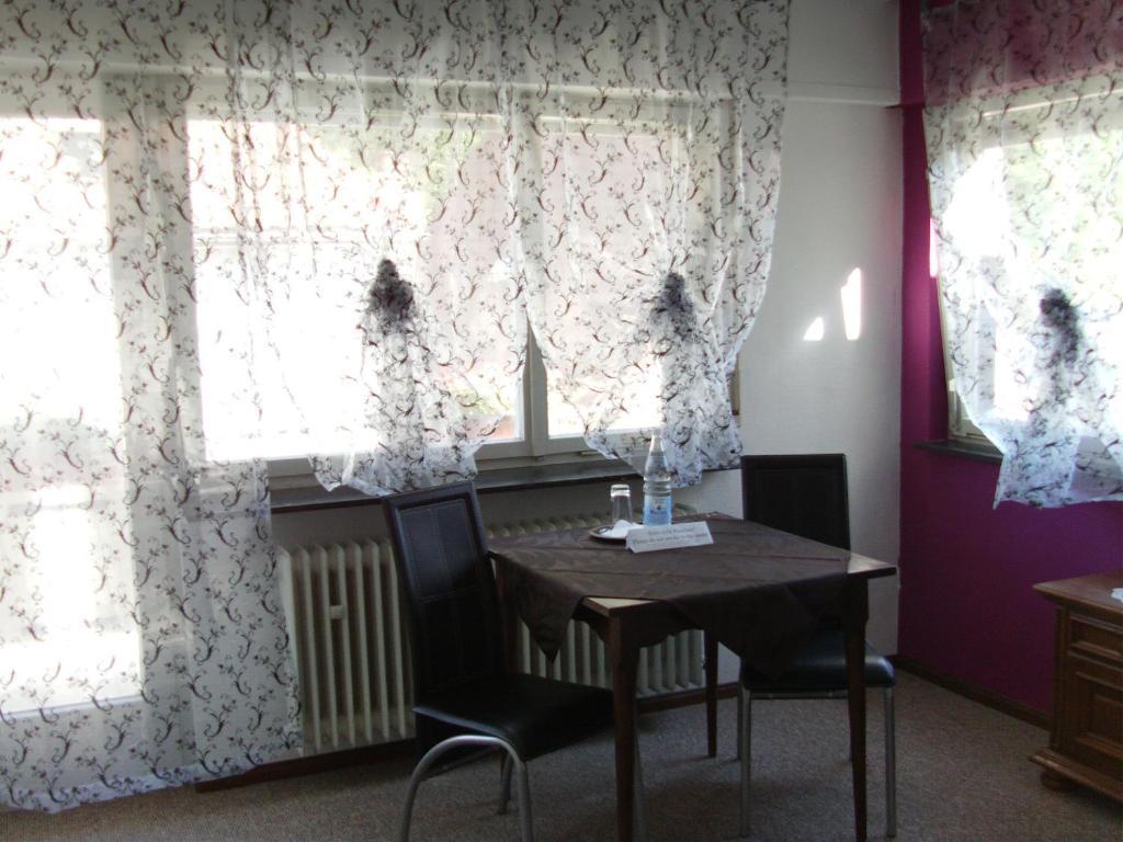 Hotel Martinsklause Meckesheim Quarto foto